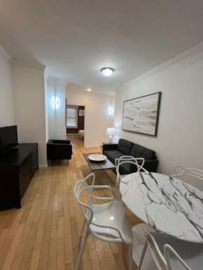 Modern Apartment By Central Park - 3 BR